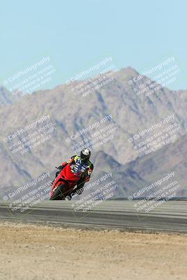 media/Dec-01-2025-Moto Forza (Mon) [[2daa91e15f]]/2-Intermediate Group/Session 4 Turn 9/